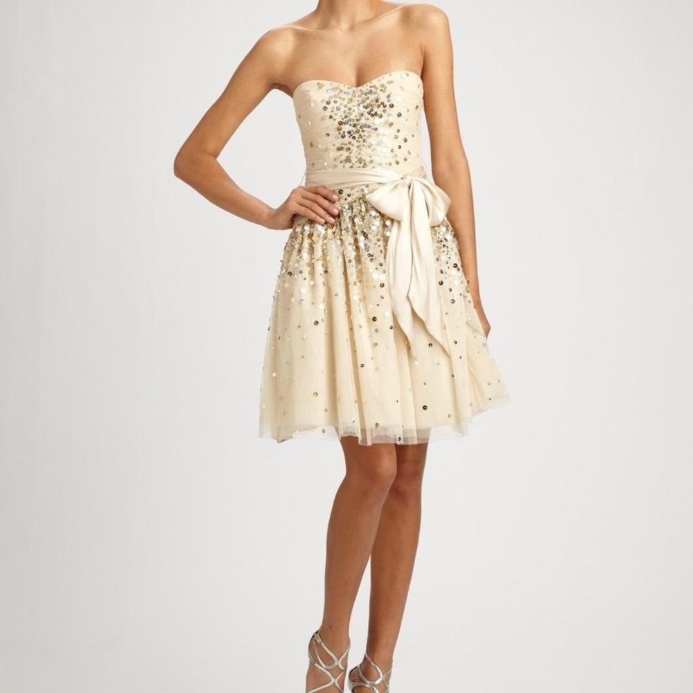 BCBG Max Azria Tulle Dress Women's Size 4 Sequin Drop Waist‎ Bow Cream Strapless